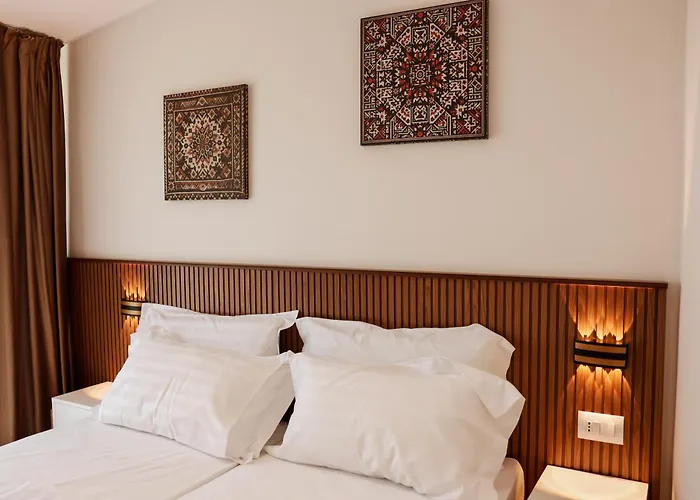 Townscape Hotel *